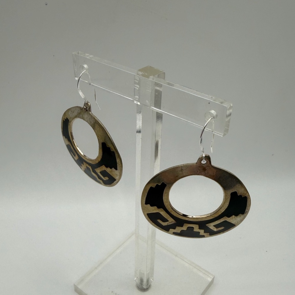 Elegant Aztec Design Black Enamel & Alpaca Silver Dangling Earrings
